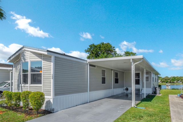 153 Palm Beach Plantation Boulevard, Lake Worth, FL 33467