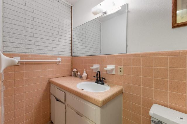 1022 S 15th Avenue, Edinburg, TX 78539