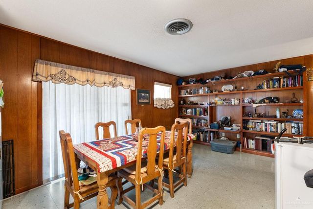 1022 S 15th Avenue, Edinburg, TX 78539