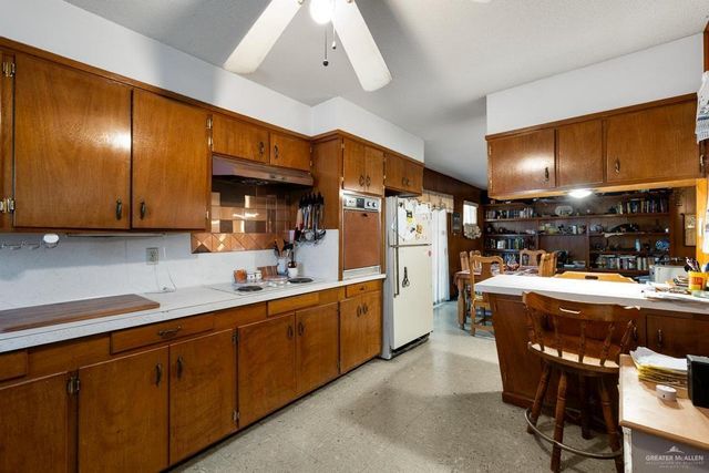 1022 S 15th Avenue, Edinburg, TX 78539