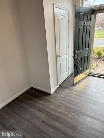 12976 PARK CRESCENT CIR, Herndon, VA 20171