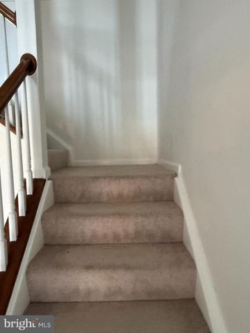 12976 PARK CRESCENT CIR, Herndon, VA 20171