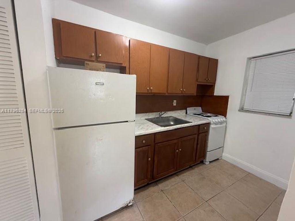 3698 William Ave 5, Miami, FL 33133