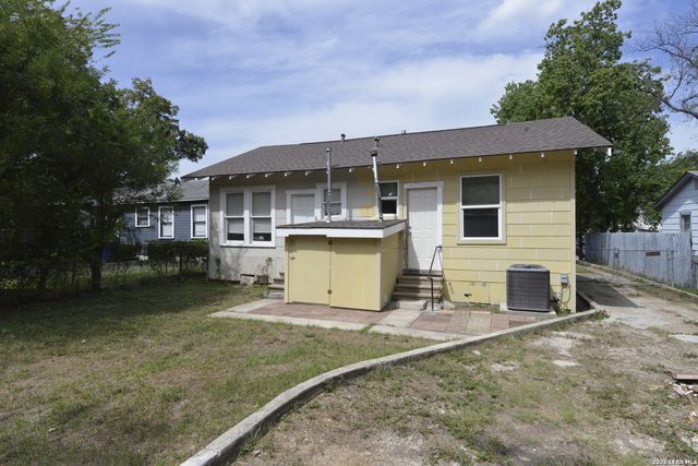 1426 N Center, San Antonio, TX 78202