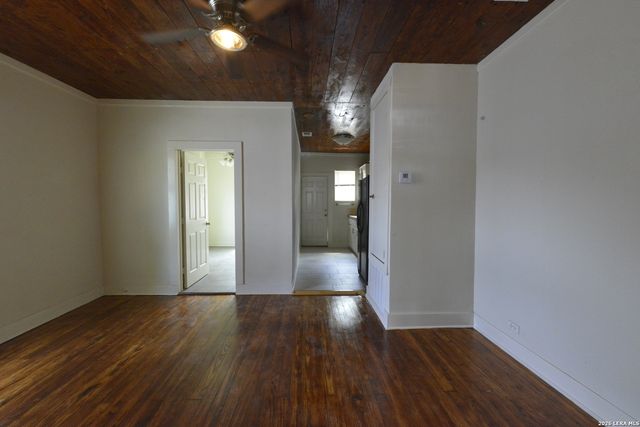 1426 N Center, San Antonio, TX 78202