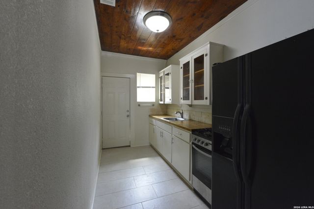 1426 N Center, San Antonio, TX 78202