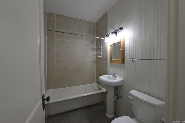 1426 N Center, San Antonio, TX 78202