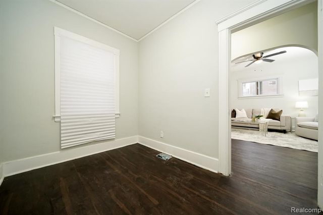 2016 W Grand Street, Detroit, MI 48238