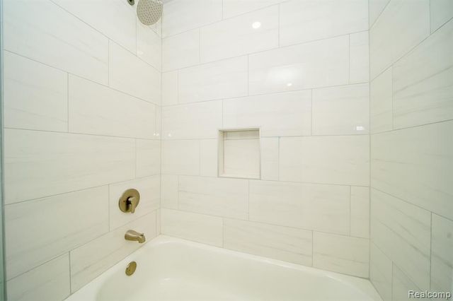 2016 W Grand Street, Detroit, MI 48238