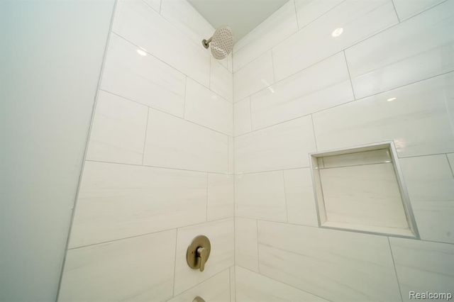 2016 W Grand Street, Detroit, MI 48238