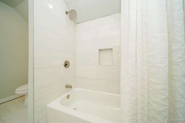 2016 W Grand Street, Detroit, MI 48238