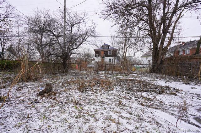 2016 W Grand Street, Detroit, MI 48238