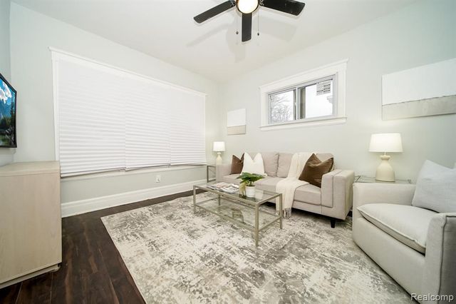 2016 W Grand Street, Detroit, MI 48238