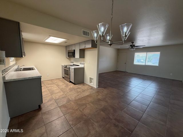 356 PERETZ Circle, Morristown, AZ 85342