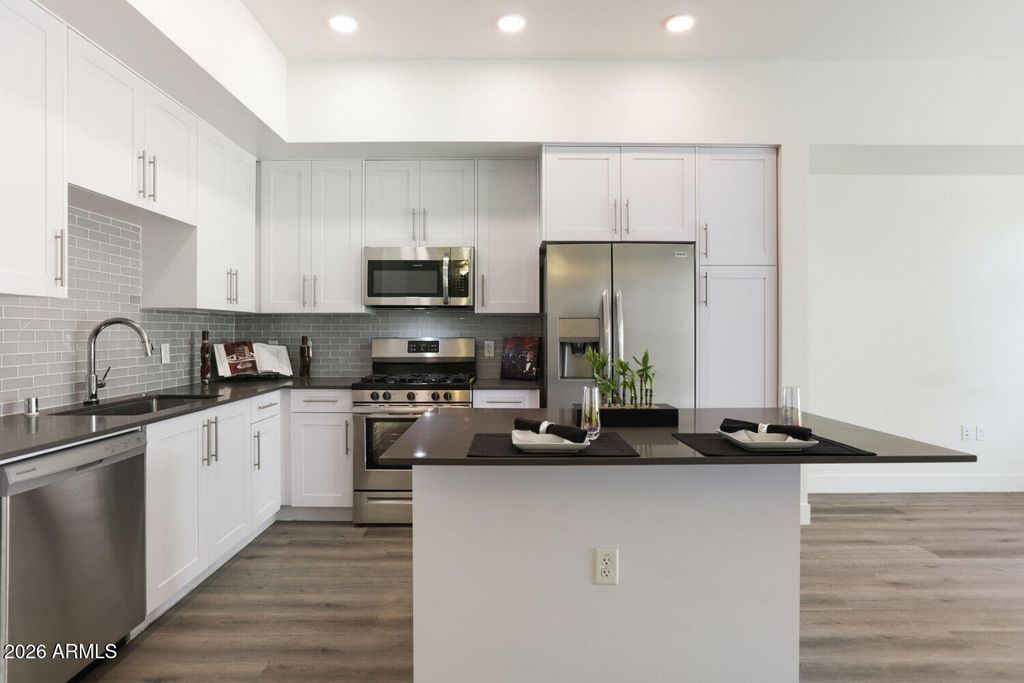 7300 E EARLL Drive 1016, Scottsdale, AZ 85251 — exterior