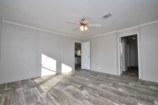 1727 Davis Road, Muldoon, TX 78949