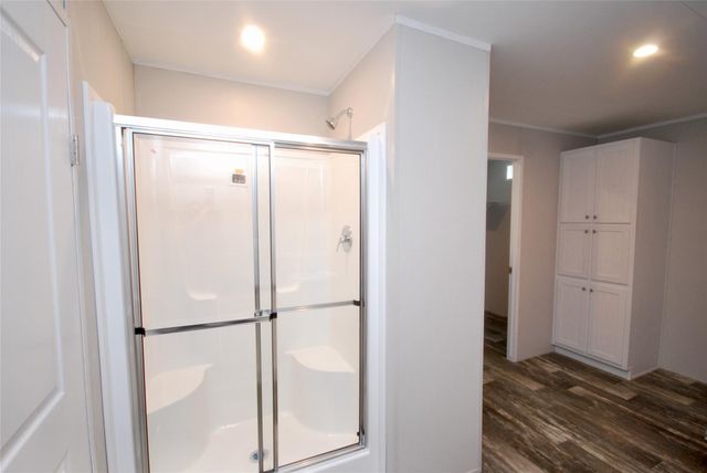 1727 Davis Road, Muldoon, TX 78949