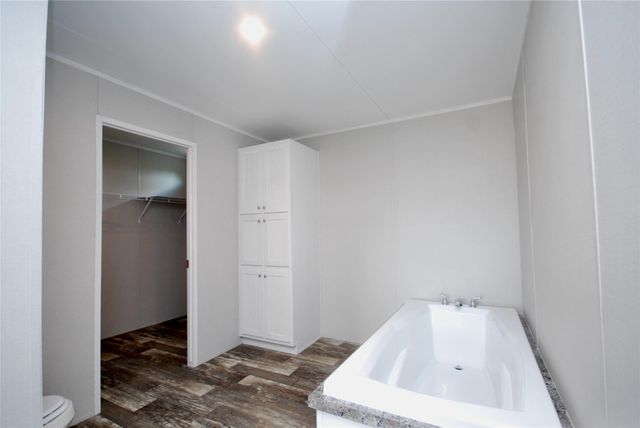 1727 Davis Road, Muldoon, TX 78949