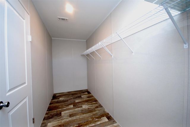 1727 Davis Road, Muldoon, TX 78949