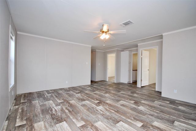 1727 Davis Road, Muldoon, TX 78949