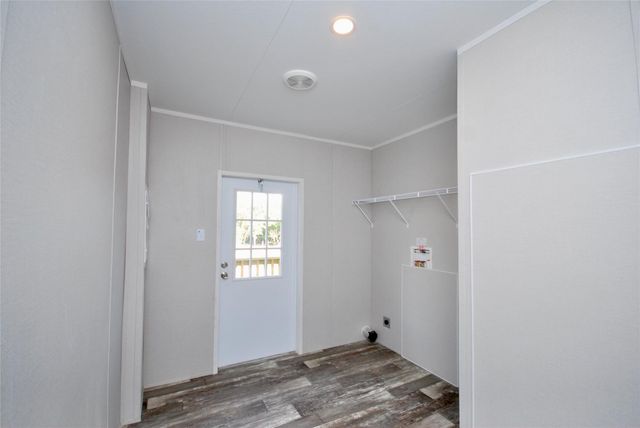 1727 Davis Road, Muldoon, TX 78949