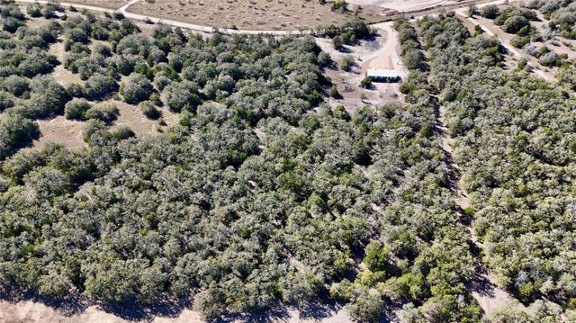 1727 Davis Road, Muldoon, TX 78949