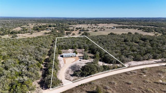 1727 Davis Road, Muldoon, TX 78949