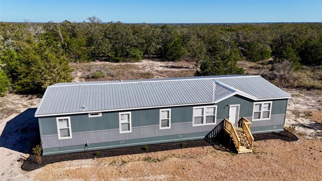 1727 Davis Road, Muldoon, TX 78949