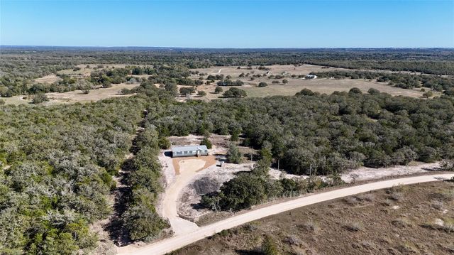1727 Davis Road, Muldoon, TX 78949