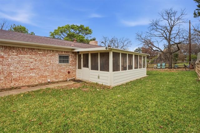 1009 Mustang Trail, Granbury, TX 76049