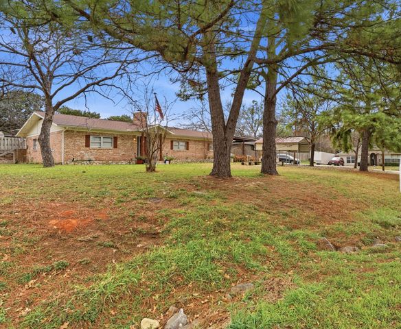 1009 Mustang Trail, Granbury, TX 76049