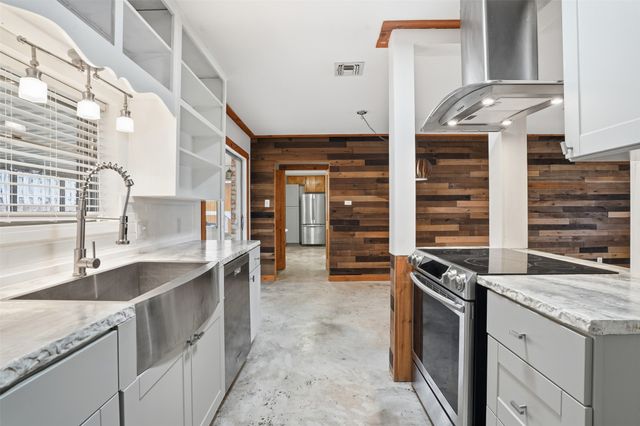 1009 Mustang Trail, Granbury, TX 76049