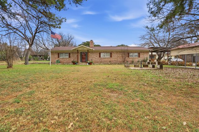 1009 Mustang Trail, Granbury, TX 76049