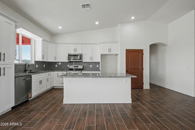 1426 S 369th Avenue, Tonopah, AZ 85354