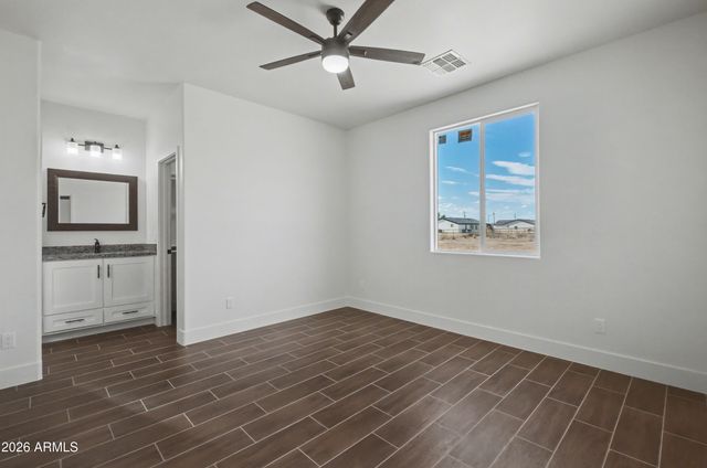 1426 S 369th Avenue, Tonopah, AZ 85354