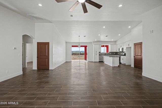 1426 S 369th Avenue, Tonopah, AZ 85354