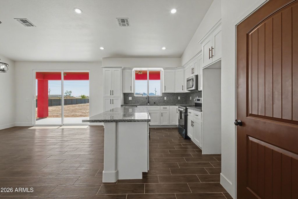 Image 16 of property listing at 1426 S 369th Avenue, Tonopah, AZ 85354