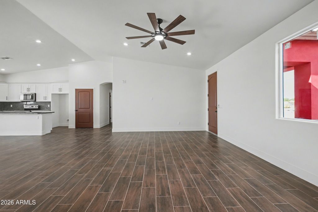 Image 9 of property listing at 1426 S 369th Avenue, Tonopah, AZ 85354