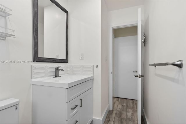 7613 NW 67th Ave, Tamarac, FL 33321