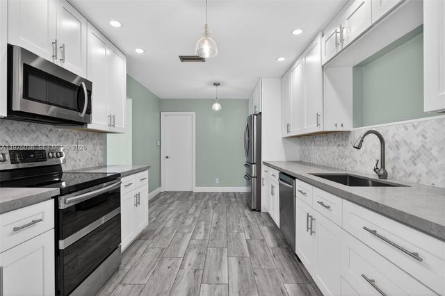 7613 NW 67th Ave, Tamarac, FL 33321