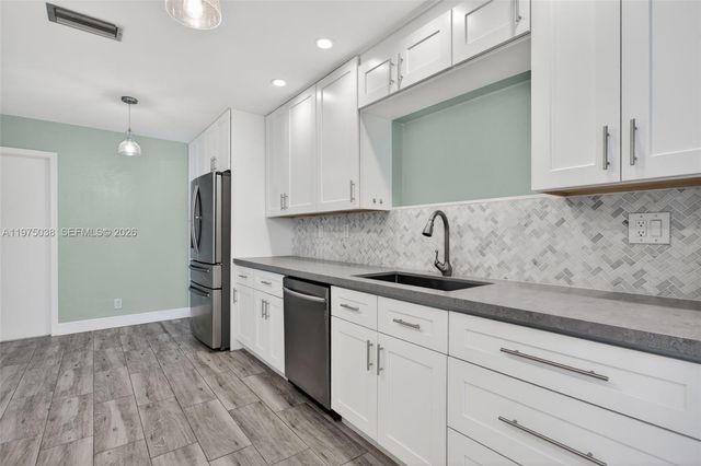 7613 NW 67th Ave, Tamarac, FL 33321