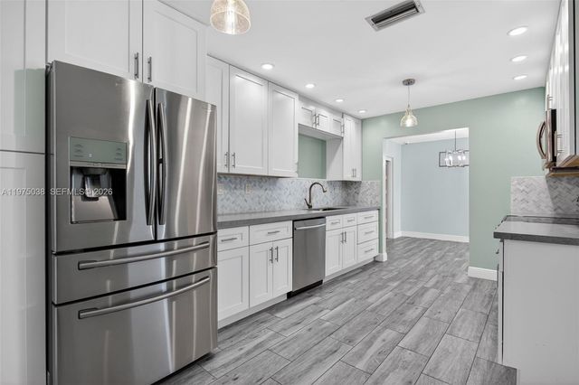 7613 NW 67th Ave, Tamarac, FL 33321