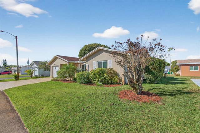 7613 NW 67th Ave, Tamarac, FL 33321