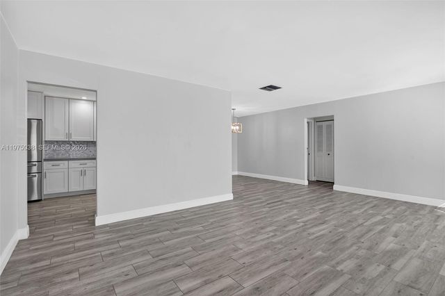 7613 NW 67th Ave, Tamarac, FL 33321