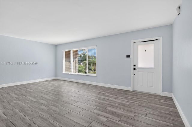 7613 NW 67th Ave, Tamarac, FL 33321