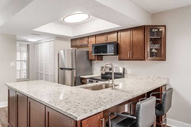 6546 Reflections Drive, D, Dublin, OH 43017