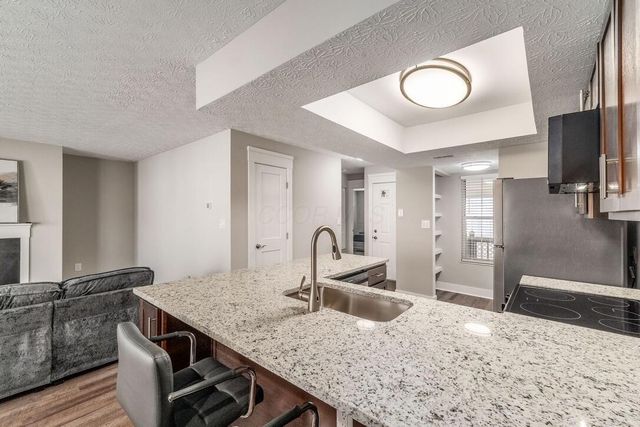 6546 Reflections Drive, D, Dublin, OH 43017