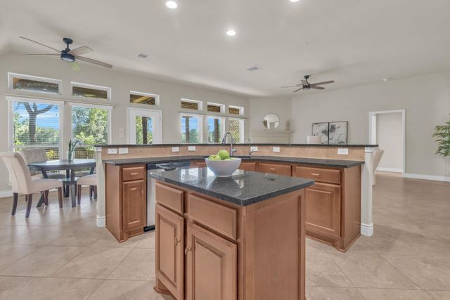 119 Colina Vista Way, Montgomery, TX 77316