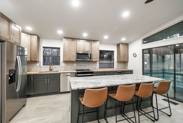 4 Tomino Lane, Hot Springs Village, AR 71909