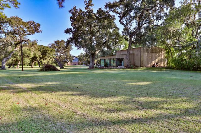 10392 Fm-524, Sweeny, TX 77480